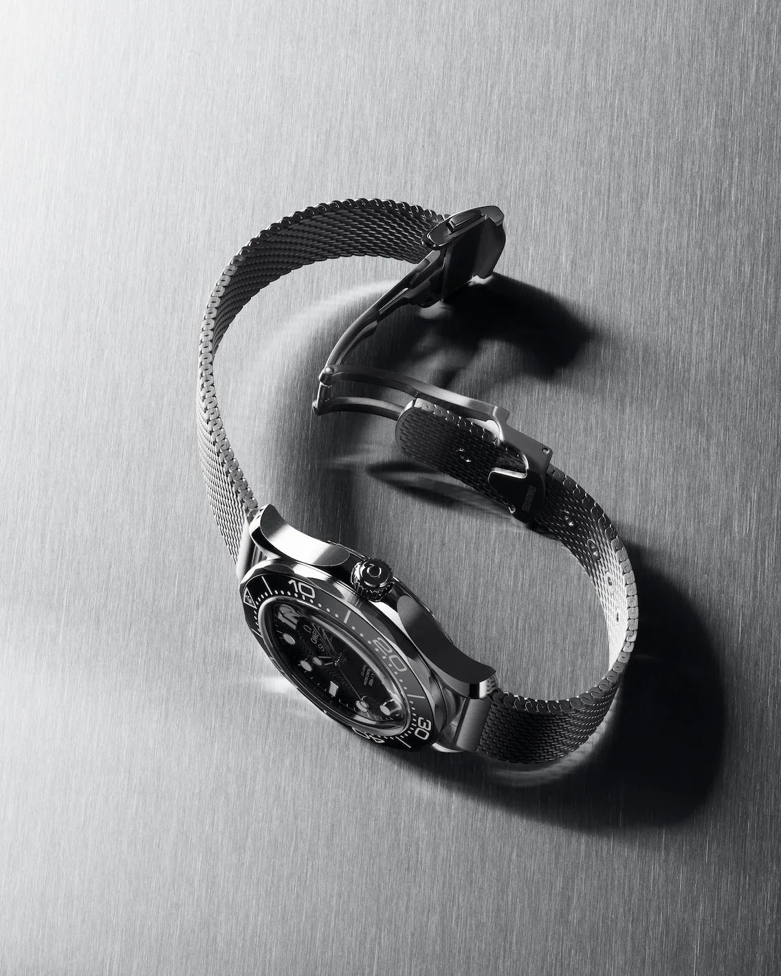 Omega-Seamaster “007 edition” Black & White